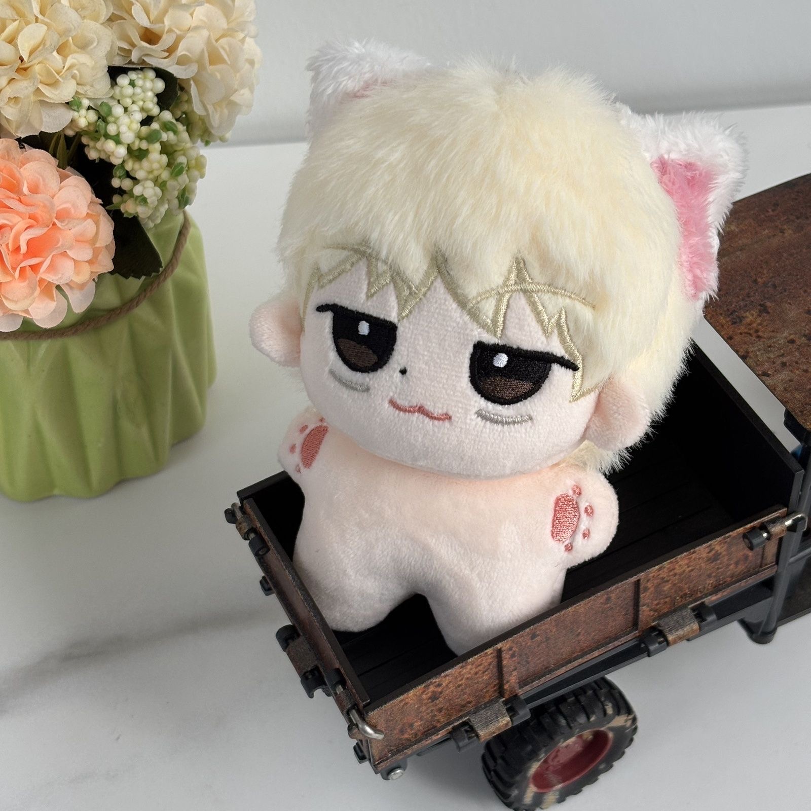 First release: TOMORROWXTOGETH - огляд і ціна Original Anime Merchandise